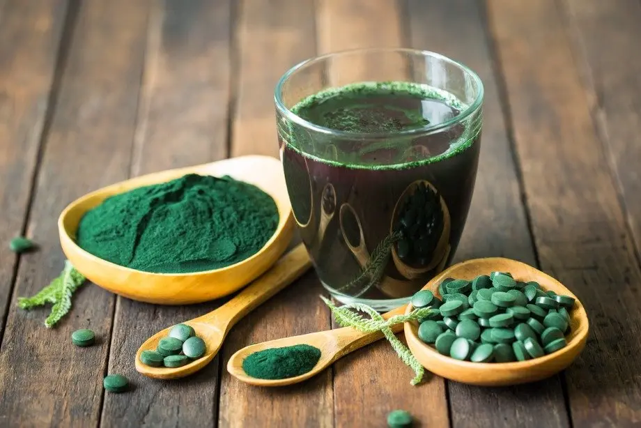 11 Amazing Health Benefits of Spirulina