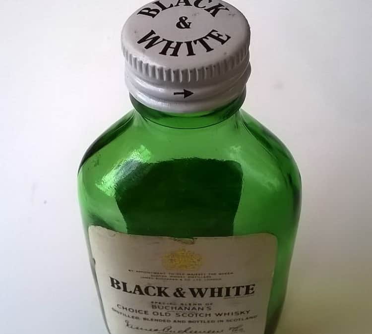 How to distinguish the original black white whiskey