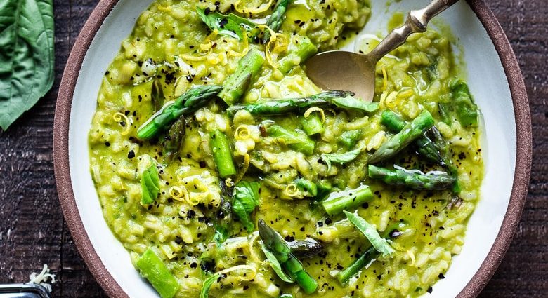 Masarap na Recipe para sa Green Asparagus Risotto