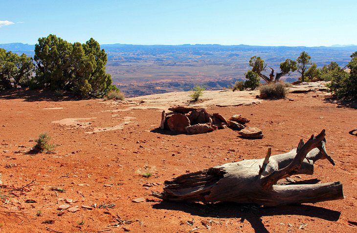 10 Best Campgrounds near Moab: Arches, Canyonlands, Dead Horse Point, BLM, & More