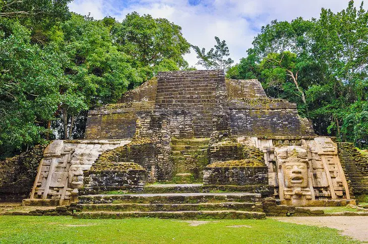 10 Best Mayan Ruins in Belize