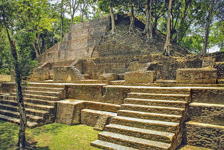 10 Best Mayan Ruins in Belize