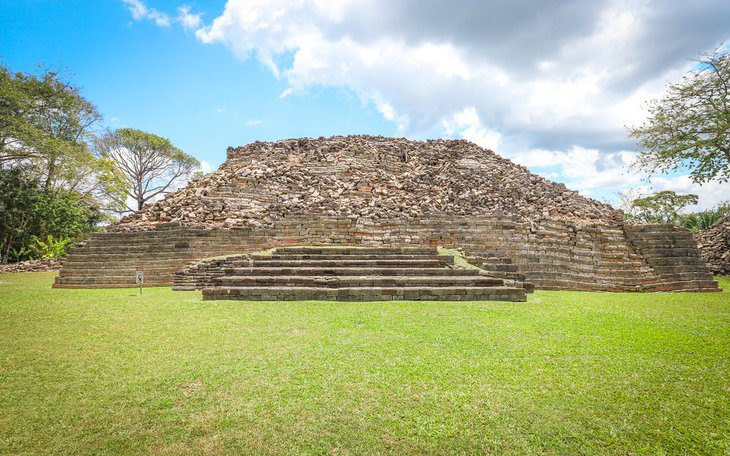 10 Best Mayan Ruins in Belize