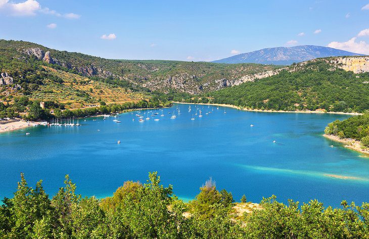 10 Top-Rated Lakes in France