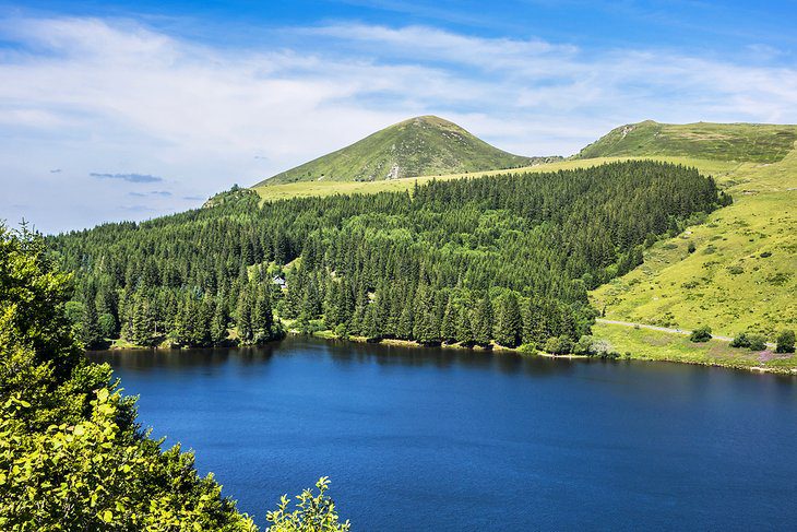 10 Top-Rated Lakes in France