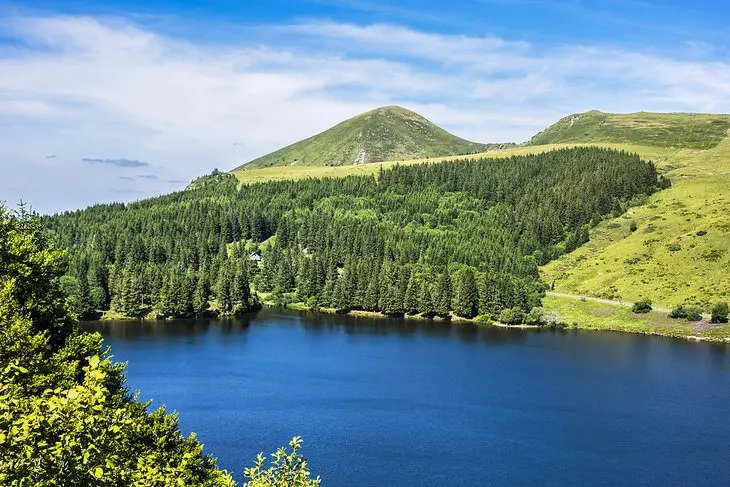 10 Top-Rated Lakes in France