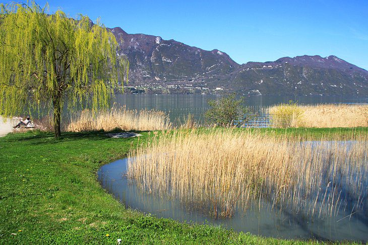 10 Top-Rated Lakes in France