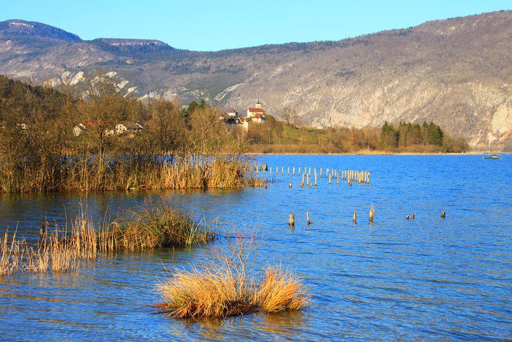 10 Top-Rated Lakes in France