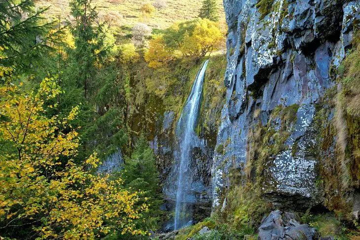 11 Best Waterfalls in France