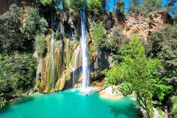 11 Best Waterfalls in France