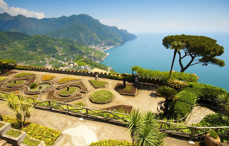 11 Top Attractions & Places to Visit on the Amalfi Coast