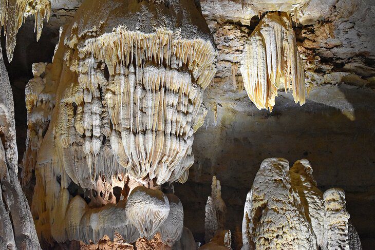 11 Top-Rated Caverns in Texas