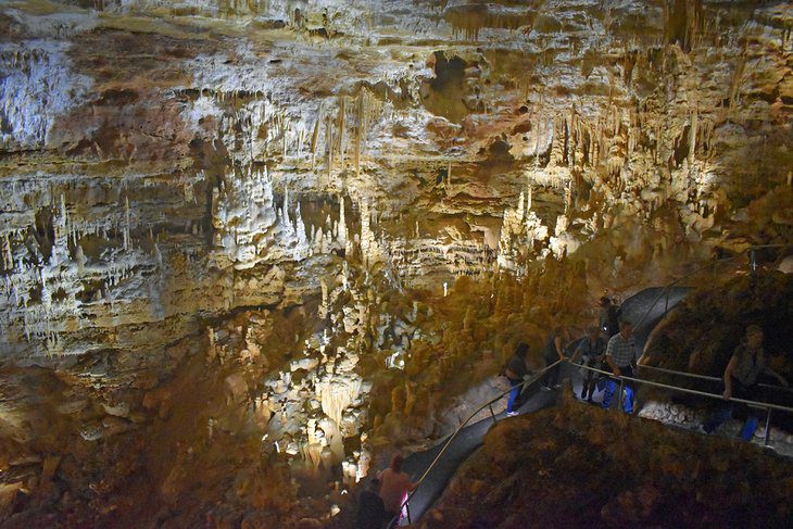 11 Top-Rated Caverns in Texas