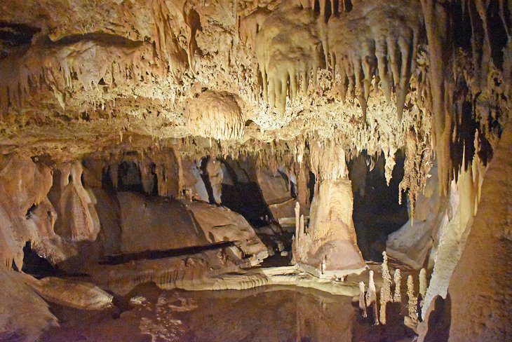 11 Top-Rated Caverns in Texas