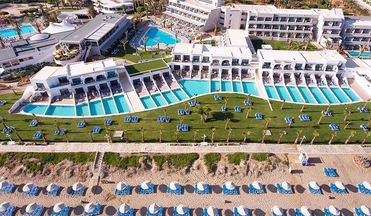 11 Top-Rated Family Resorts in Greece