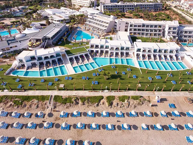 11 Top-Rated Family Resorts in Greece