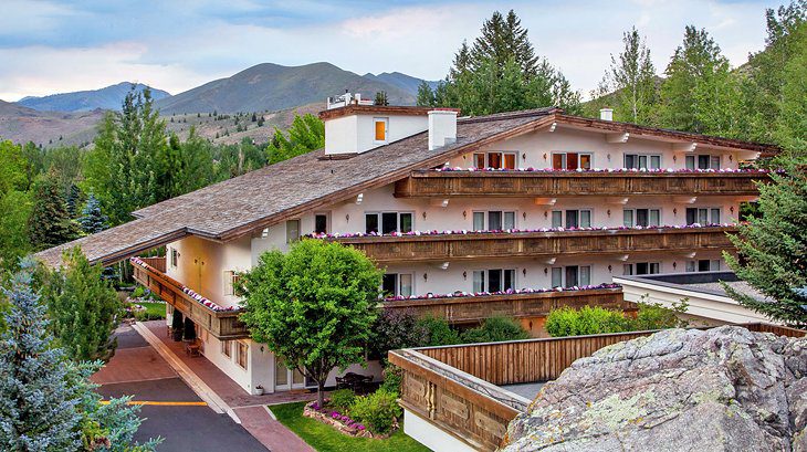 11 Top-Rated Resorts in Idaho