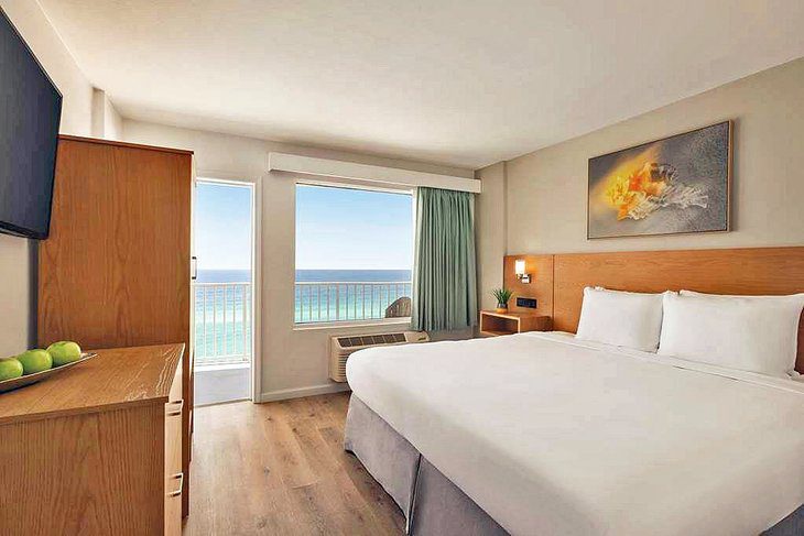 11 Top-Rated Resorts in Panama City Beach, FL