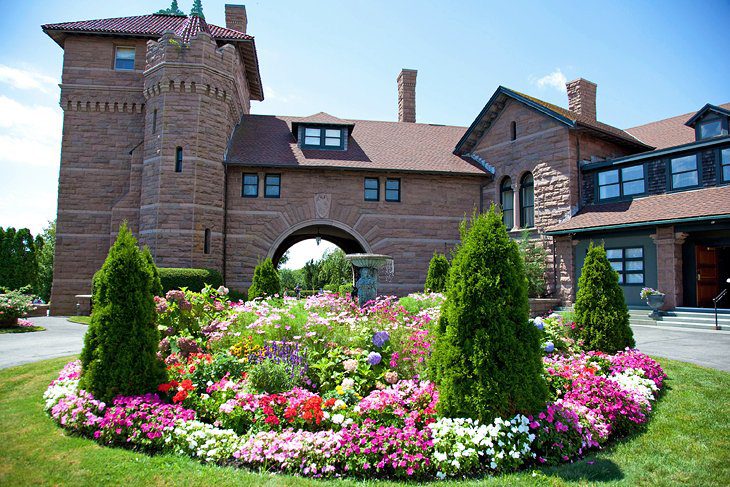 11 Top-Rated Resorts in Rhode Island