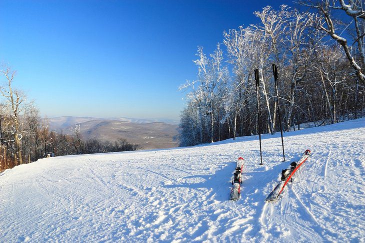 11 Top-Rated Ski Resorts in New York, 2023/24