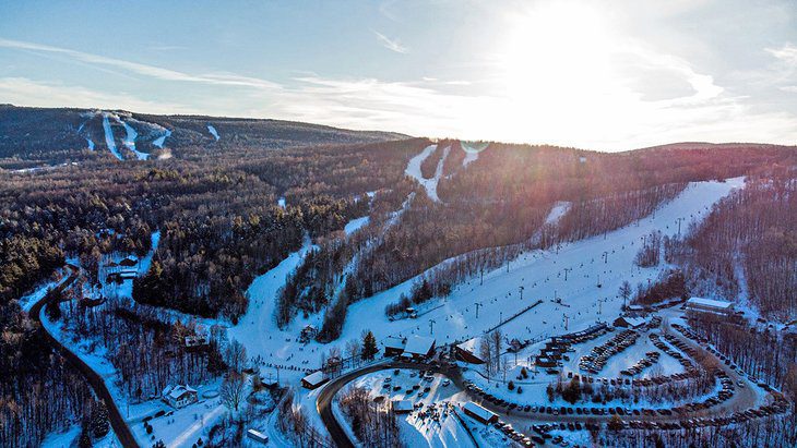 11 Top-Rated Ski Resorts in New York, 2023/24