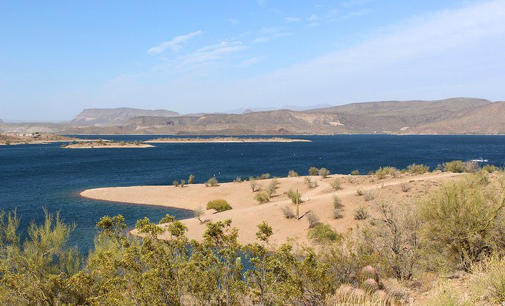 12 Best Lakes in Arizona