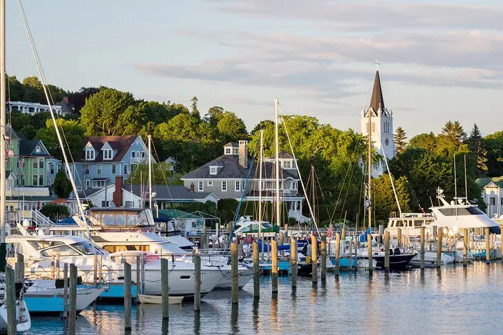 12 Best Small Towns in Michigan