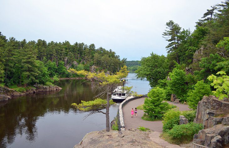 12 Top-Rated Hiking Trails in Minnesota