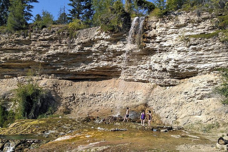 12 Top-Rated Hot Springs in Canada