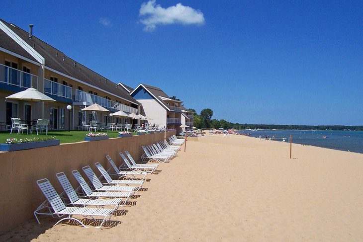 12 Top-Rated Resorts in Traverse City, MI