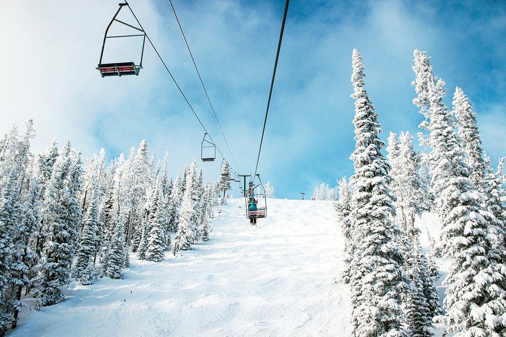 12 Top-Rated Ski Resorts in Montana, 2023/24