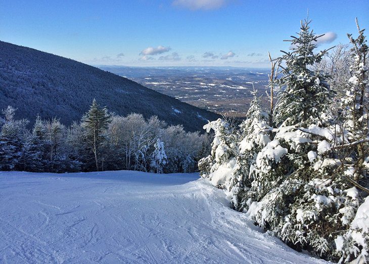 12 Top-Rated Ski Resorts in New Hampshire, 2023/24