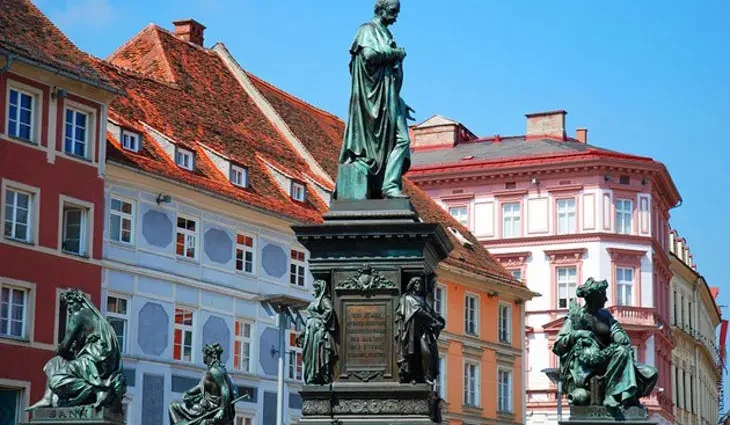 12 Top Tourist Attractions in Graz &#038; Easy Day Trips