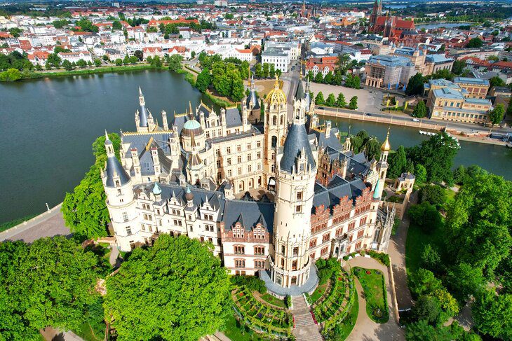 12 Top Tourist Attractions in Schwerin & Easy Day Trips