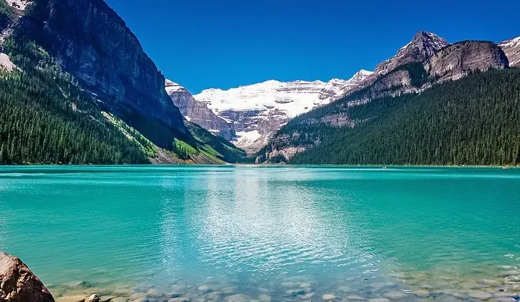 13 Best Lakes in Canada