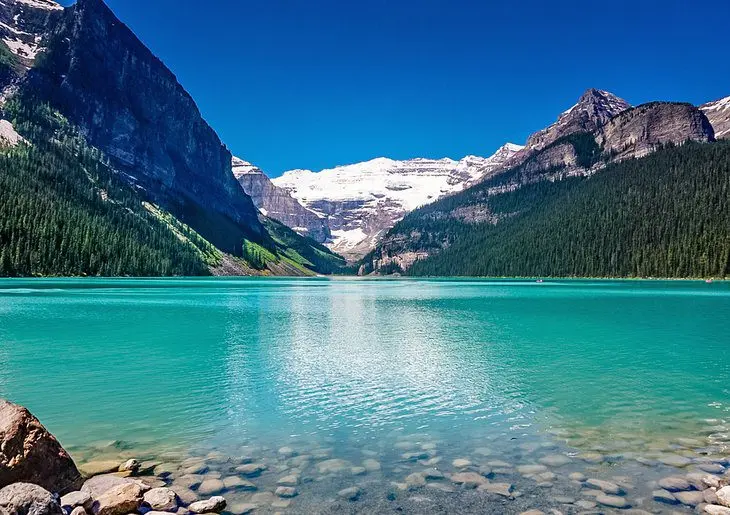 13 Best Lakes in Canada