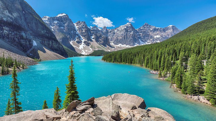 13 Best Lakes in Canada