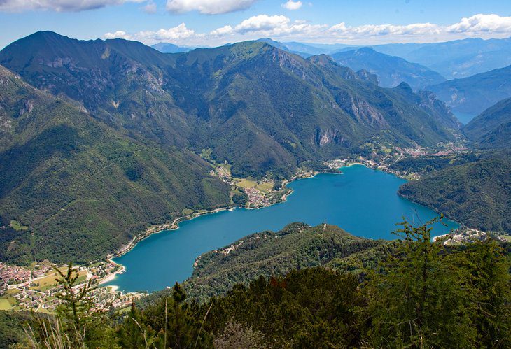 13 Best Lakes in Italy