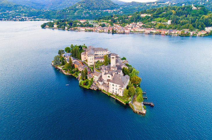 13 Best Lakes in Italy