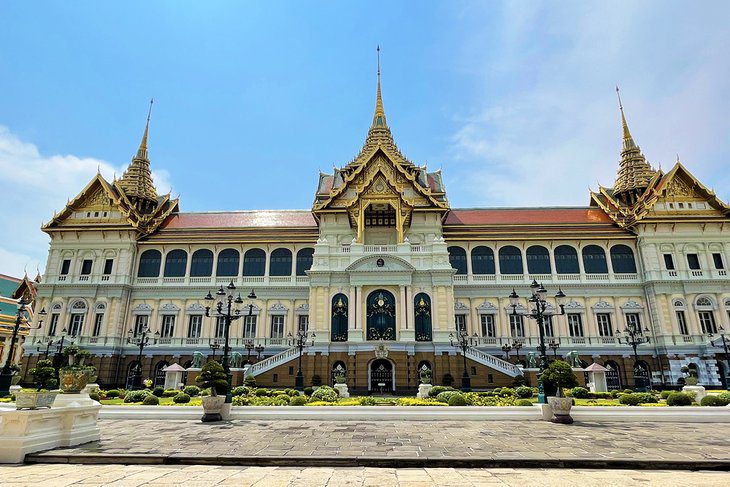 13 Highlights at Bangkoks Grand Palace: A Visitors Guide