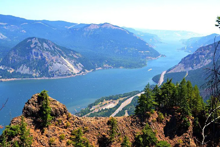 13 Top-Rated Hiking Trails in Oregon