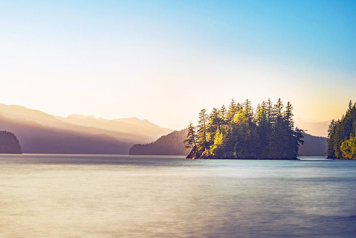 13 Top-Rated Lakes in British Columbia