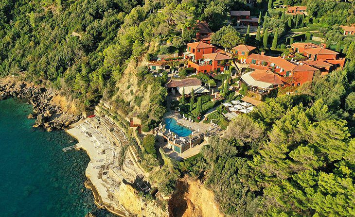 13 Top-Rated Resorts in Tuscany