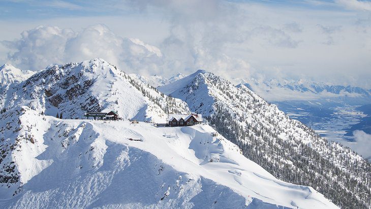 13 Top-Rated Ski Resorts in British Columbia, 2023/24