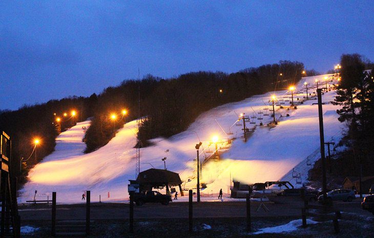 13 Top-Rated Ski Resorts near Toronto, 2023/24