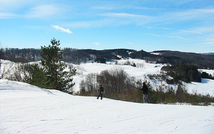 13 Top-Rated Ski Resorts near Toronto, 2023/24