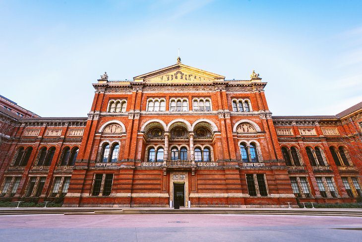 14 Best Art Galleries in London, England