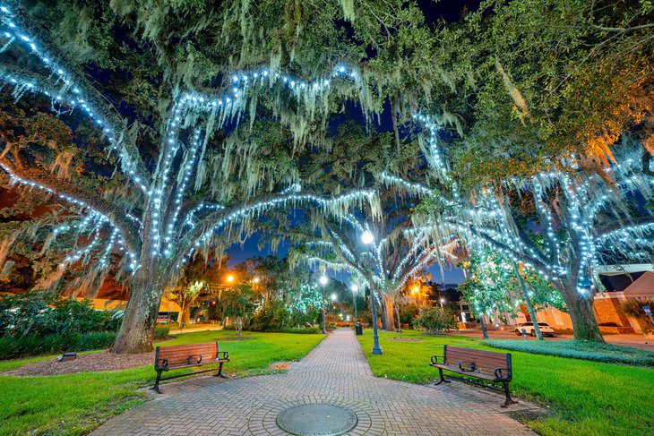 14 Best Christmas Towns in Florida