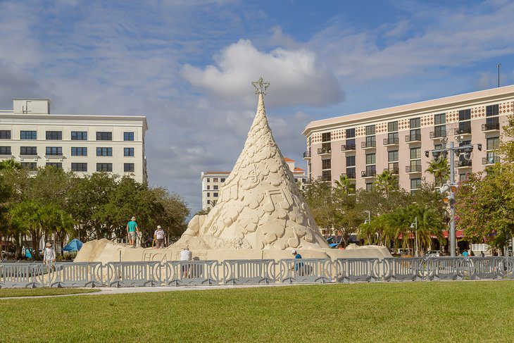 14 Best Christmas Towns in Florida