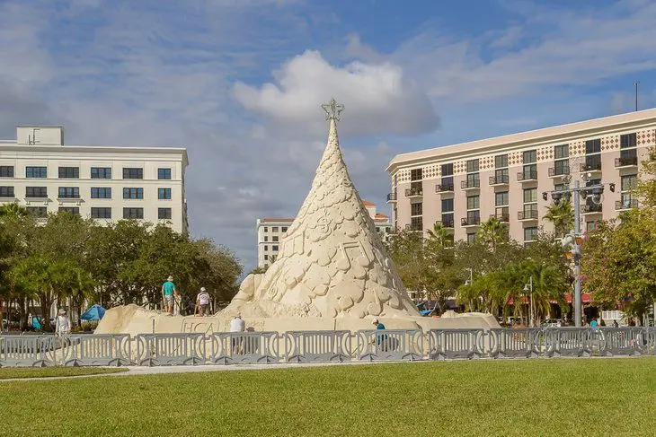 14 Best Christmas Towns in Florida